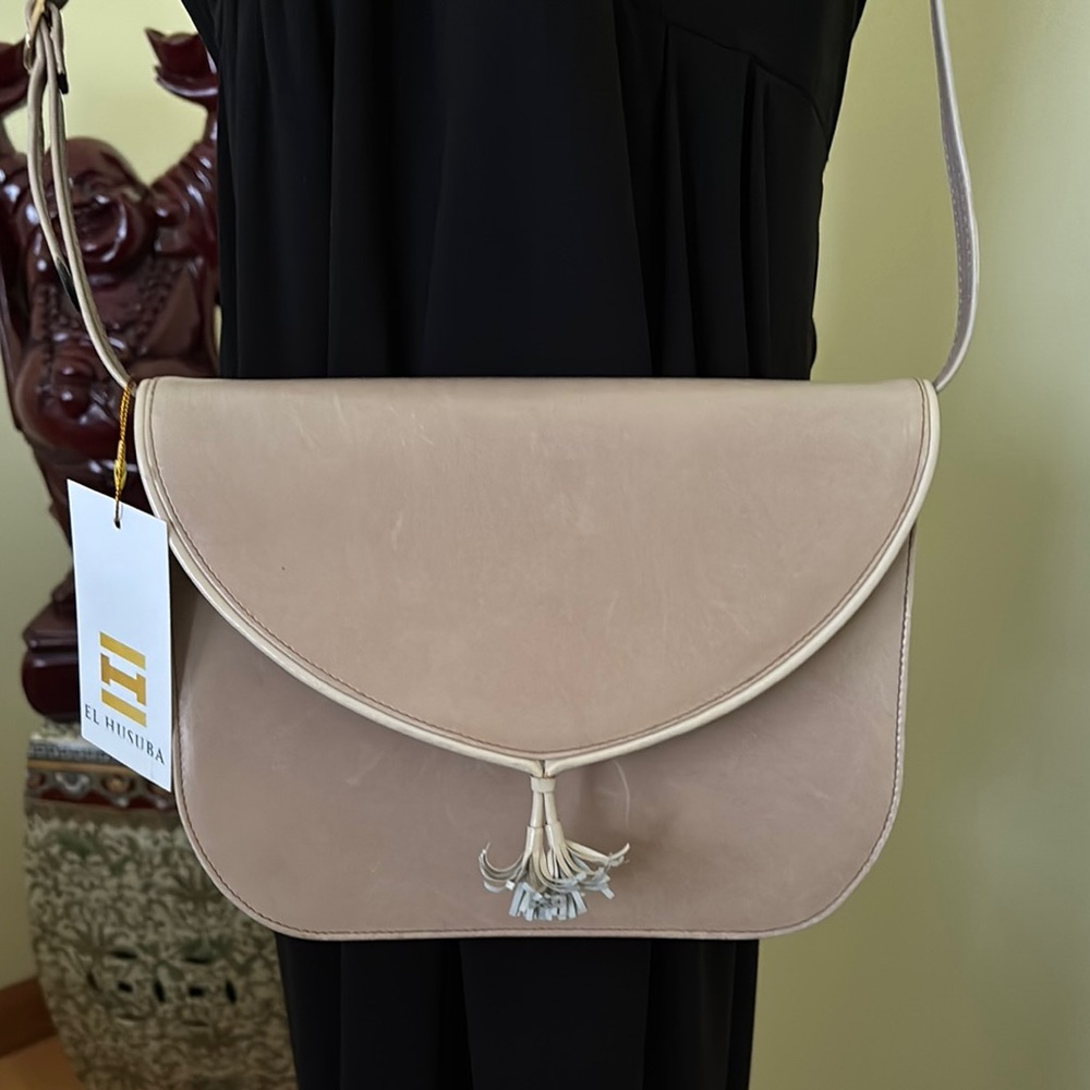 Chic Salvatore Ferragamo Taupe Crossbody Bag with Sleek Design and leather Strap - Picture 3 of 14